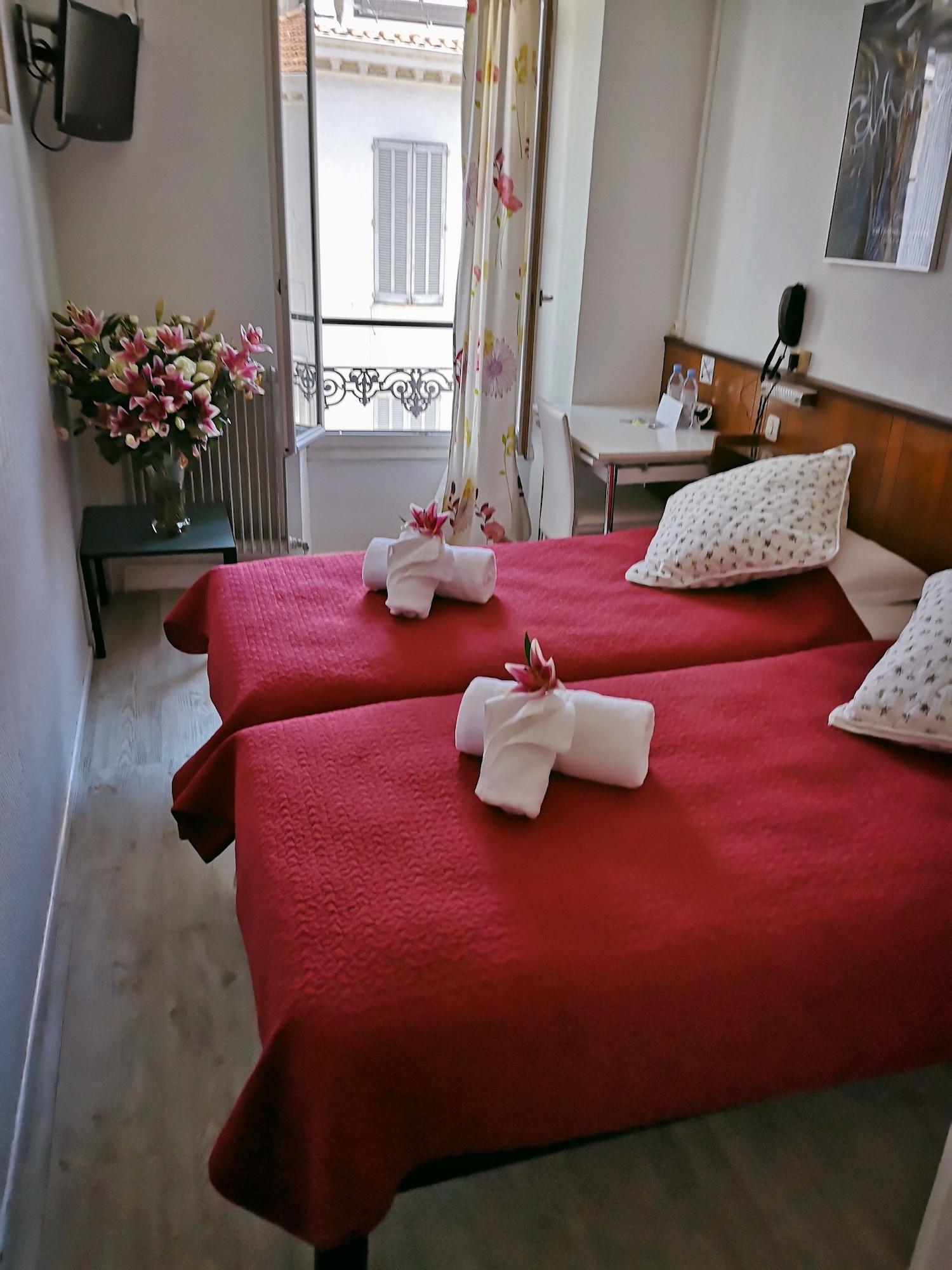 Azurene Royal Hotel Кан Екстериор снимка